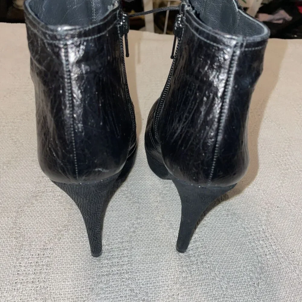 Stuart Weitzman Women’s Stiletto Booties Sz  7 M Black Ostrich Leather Going Out